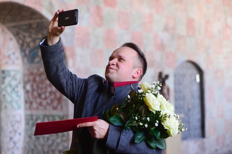 Odsłonięcie herbu abp. Józefa Górzyńskiego