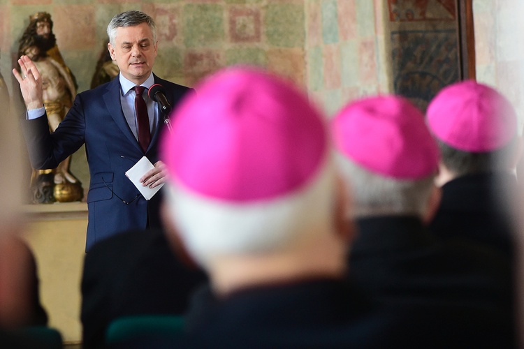 Odsłonięcie herbu abp. Józefa Górzyńskiego