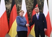 Merkel: Polska daje swój wkład w przyjmowanie uchodźców