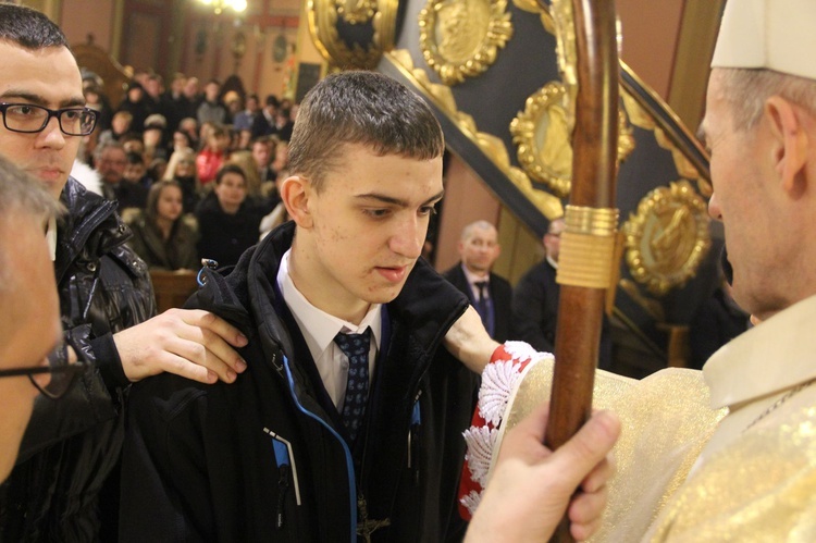 Bierzmowanie w kościele św. Kazimierza w Nowym Sączu