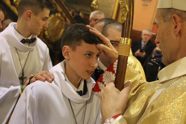 Bierzmowanie w kościele św. Kazimierza w Nowym Sączu