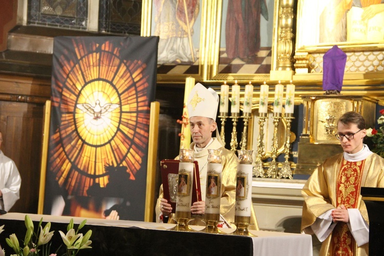 Bierzmowanie w kościele św. Kazimierza w Nowym Sączu