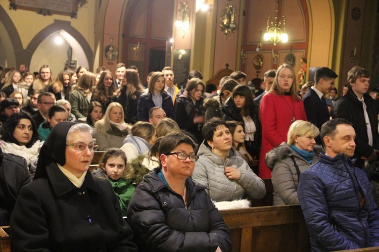 Bierzmowanie w kościele św. Kazimierza w Nowym Sączu