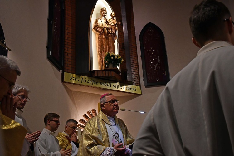 Zawierzenie diecezji i synodu św. Józefowi