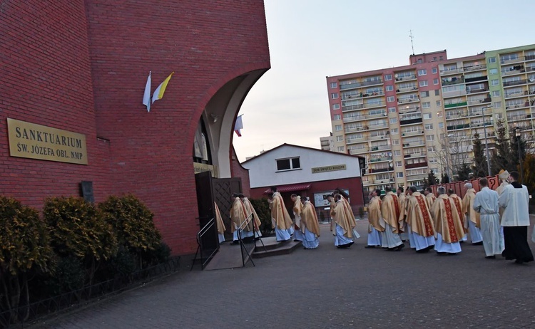 Zawierzenie diecezji i synodu św. Józefowi