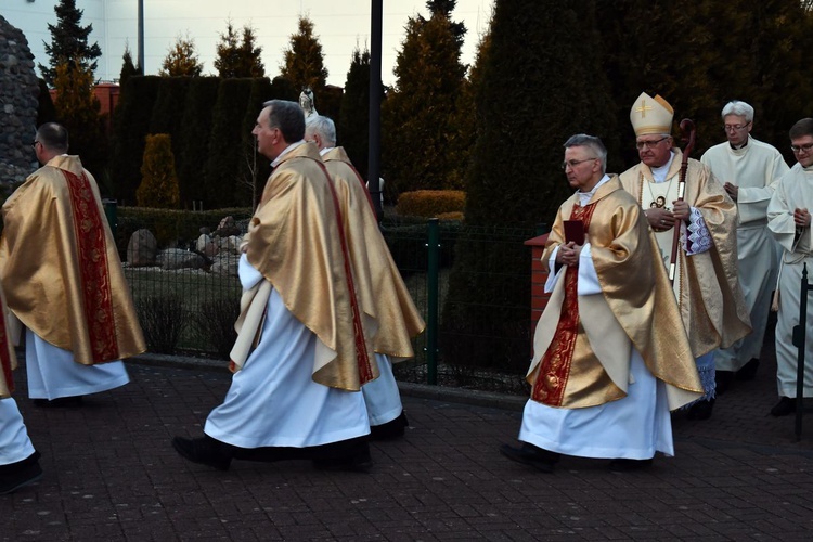 Zawierzenie diecezji i synodu św. Józefowi