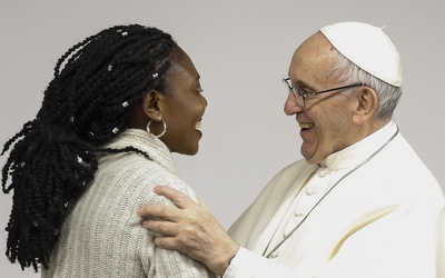 Papież do młodych: Walczcie o godność kobiet