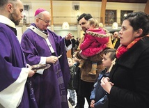 ▼	Podczas Eucharystii nastąpiło błogosławieństwo i rozesłanie nowych apostołów.