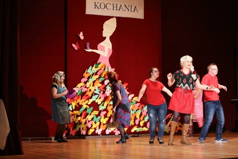 Występ dzieci z zespołem Downa