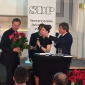 Ks. Marek Gancarczyk z Laurem Stowarzyszenia Dziennikarzy Polskich