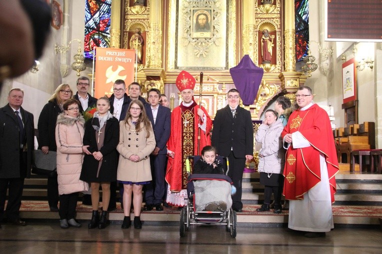 Bierzmowanie w nowosądeckiej bazylice, cz. I