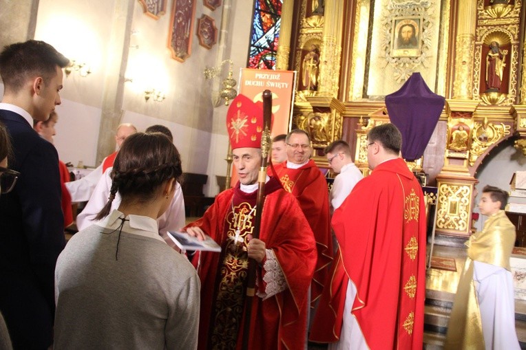 Bierzmowanie w nowosądeckiej bazylice, cz. I