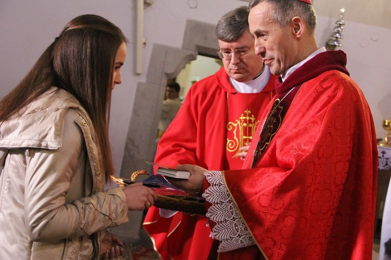 Bierzmowanie w nowosądeckiej bazylice, cz. I