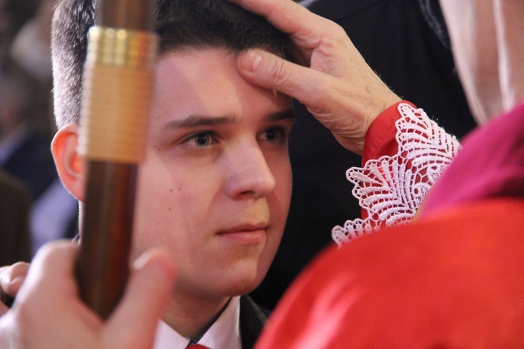 Bierzmowanie w nowosądeckiej bazylice, cz. I