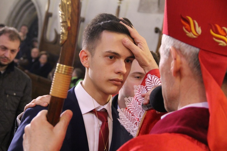 Bierzmowanie w nowosądeckiej bazylice, cz. I