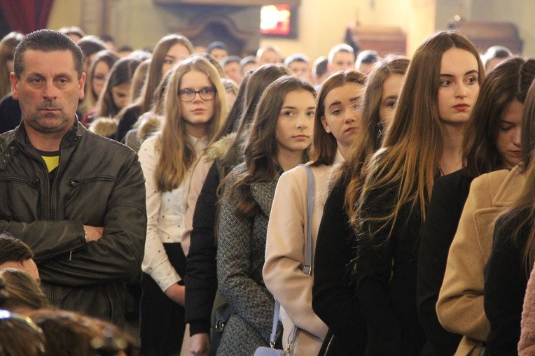 Bierzmowanie w nowosądeckiej bazylice, cz. I