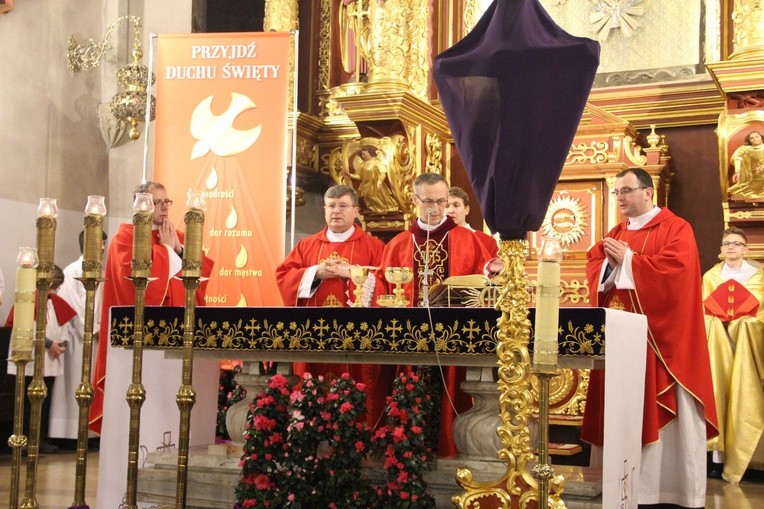 Bierzmowanie w nowosądeckiej bazylice, cz. II