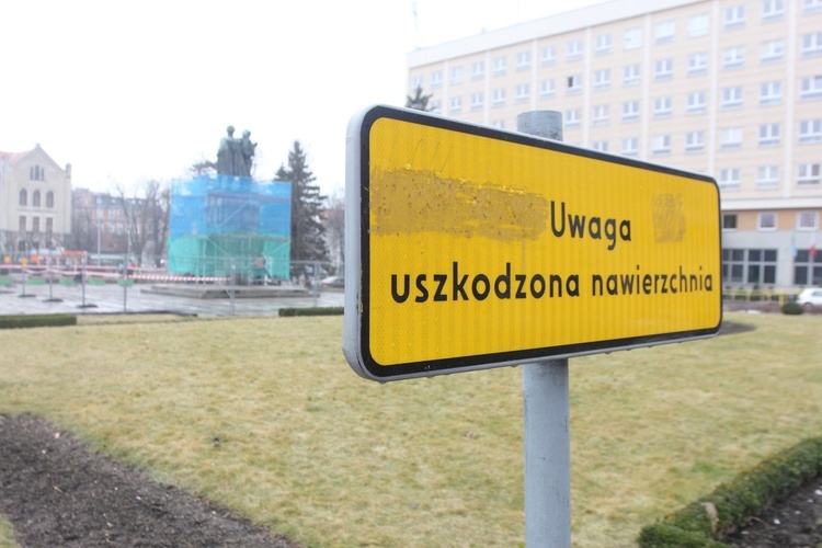 Usuną "Iwanów"