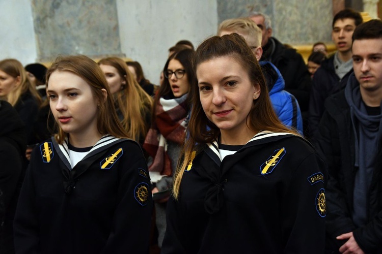 Pielgrzymka maturzystów - aula i bazylika