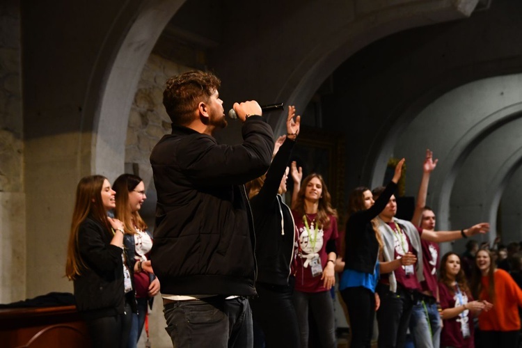 Pielgrzymka maturzystów - aula i bazylika