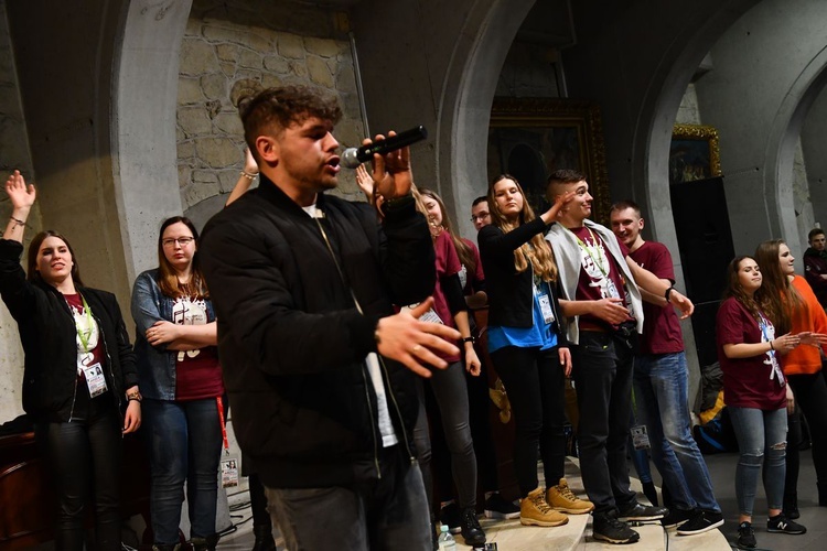 Pielgrzymka maturzystów - aula i bazylika