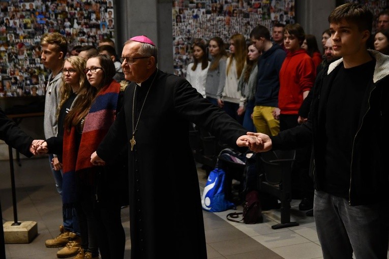 Pielgrzymka maturzystów - aula i bazylika