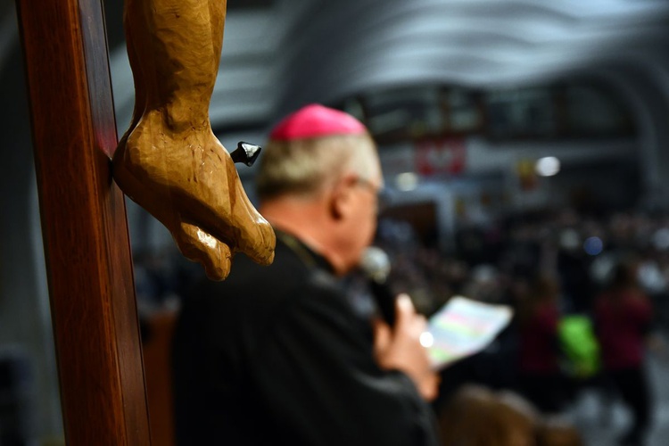 Pielgrzymka maturzystów - aula i bazylika