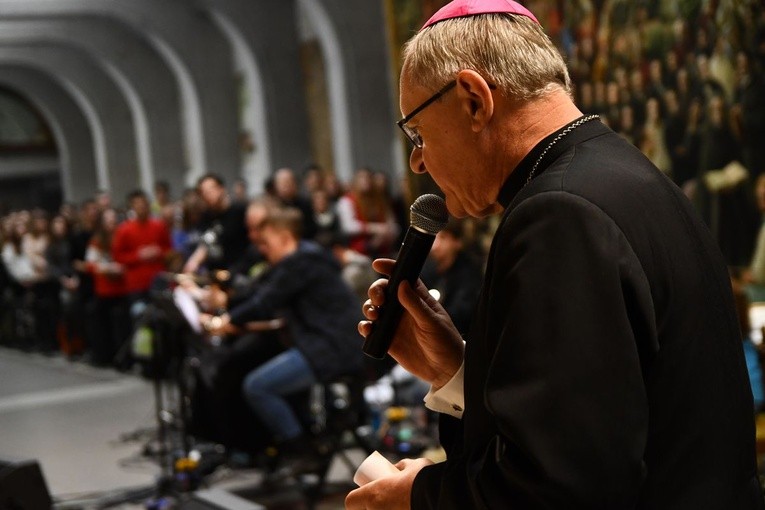 Pielgrzymka maturzystów - aula i bazylika