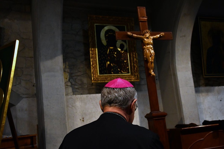 Pielgrzymka maturzystów - aula i bazylika