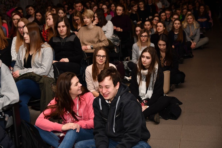 Pielgrzymka maturzystów - aula i bazylika