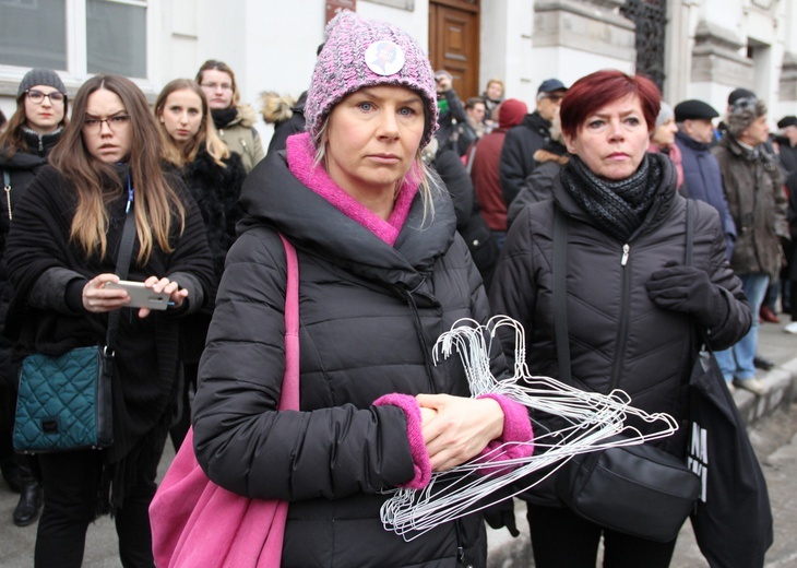 Biały i Czarny piątek w Warszawie