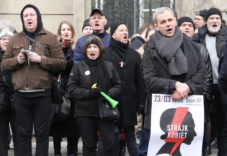 Biały i Czarny piątek w Warszawie