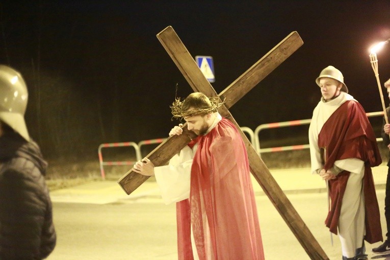 Droga Krzyżowa w Mokrzyskach