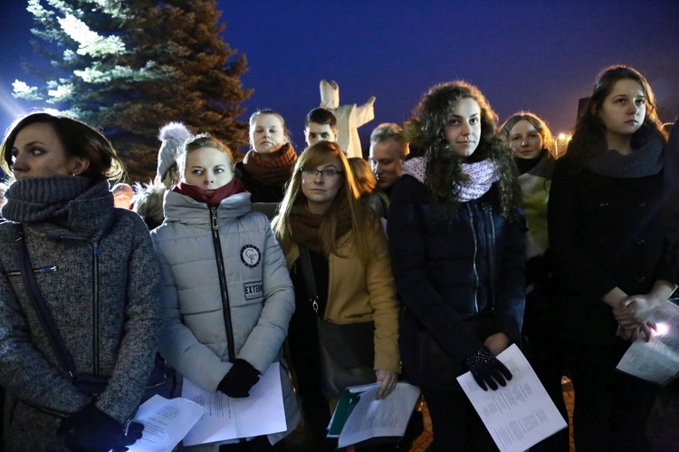 Droga Krzyżowa w Mokrzyskach