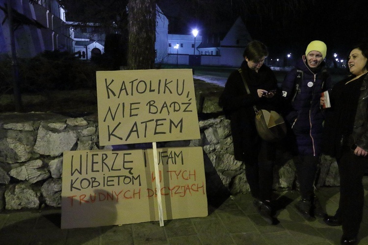 Czarny protest na ul. Franciszkańskiej