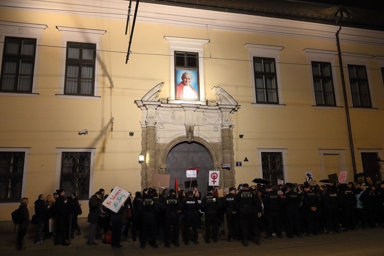 Czarny protest na ul. Franciszkańskiej