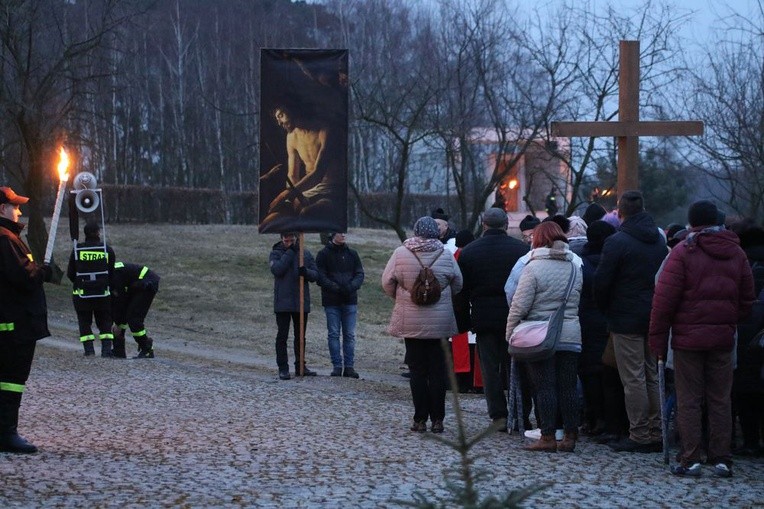 Sens dźwigania krzyża