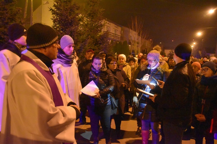 Przasnysz. Droga Krzyżowa w intencji nienarodzonych