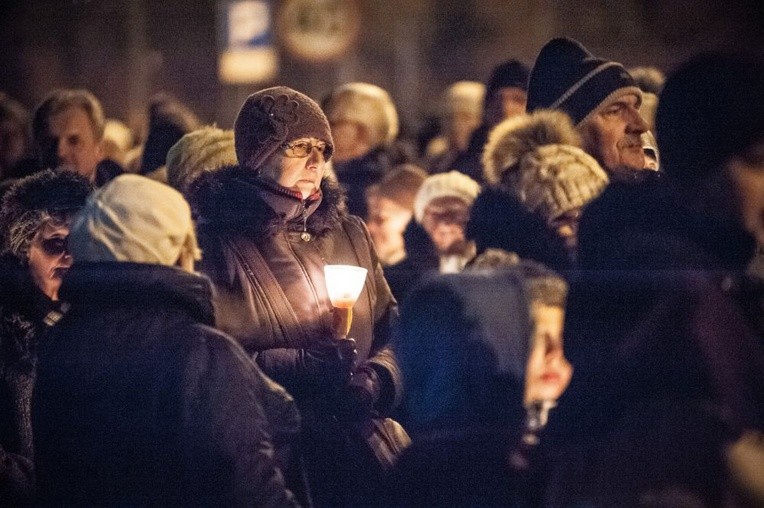 Droga Krzyżowa ulicami Bielawy