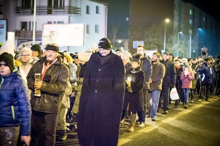 Droga Krzyżowa ulicami Bielawy