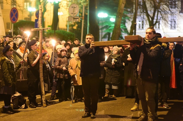 Droga Krzyżowa ulicami Olsztyna