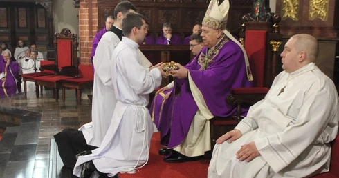 Posługa, nie funkcja