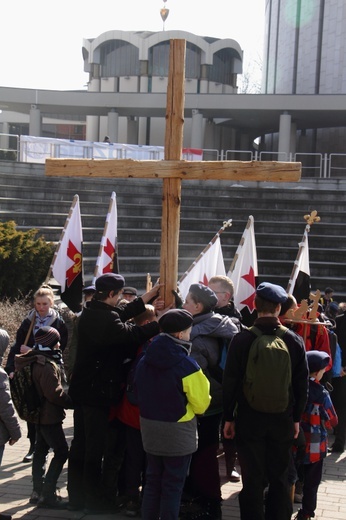 Skauci Europy na drodze krzyżowej i w sanktuarium św. Jana Pawła II