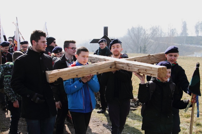 Skauci Europy na drodze krzyżowej i w sanktuarium św. Jana Pawła II