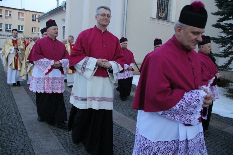 Instalacja nowych kanoników w Mielcu