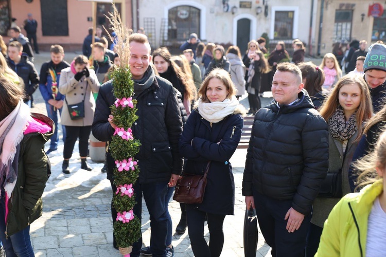 Spotkanie młodych w Niedzielę Palmową 