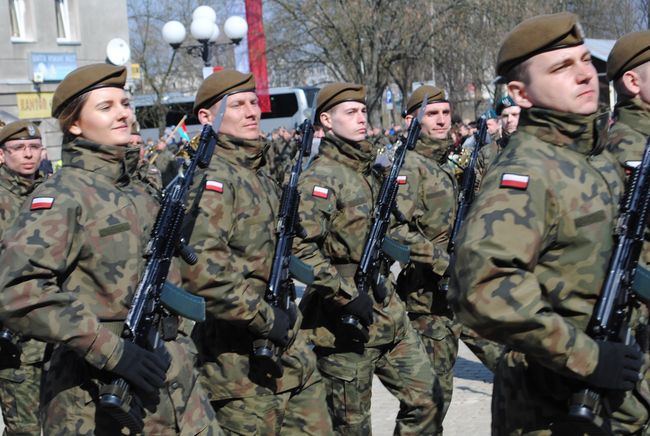 Przysięga żołnierzy obrony terytorialnej w Stalowej Woli