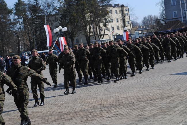 Przysięga żołnierzy obrony terytorialnej w Stalowej Woli