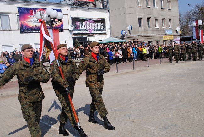 Przysięga żołnierzy obrony terytorialnej w Stalowej Woli