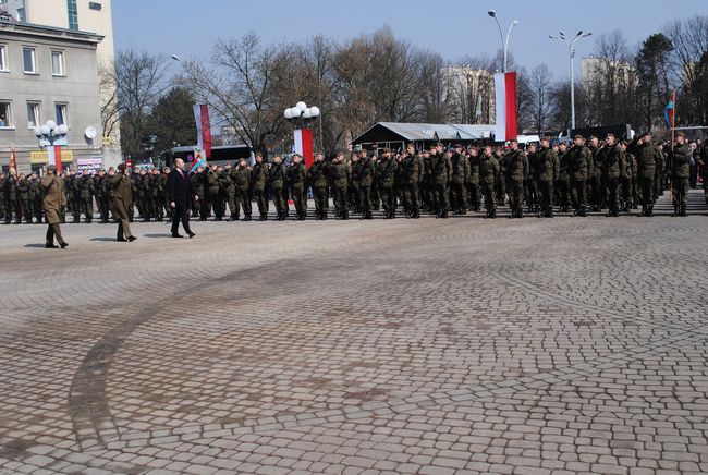 Przysięga żołnierzy obrony terytorialnej w Stalowej Woli